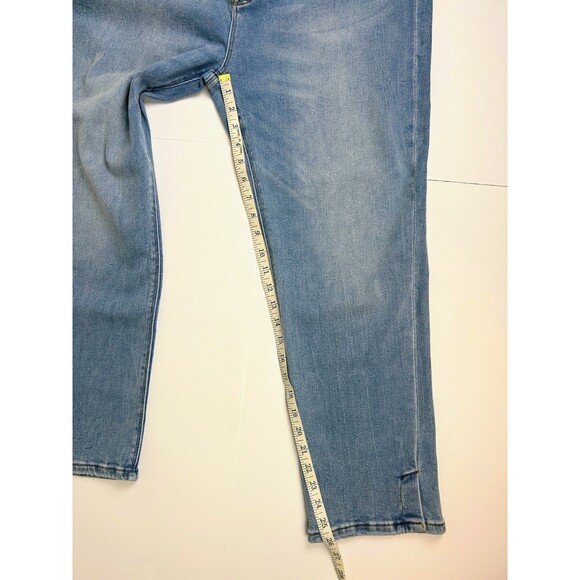 NWT Risen Mid Rise Curvy Yoke Skinny Jeans Light Wash Denim Pants Plus Size 3XL - Picture 9 of 16